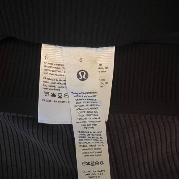 NWOT Ribbed Softstreme Zip-Leg High-Rise
Cropped Pant 25" 
black color

Sf/pf - Picture 7 of 10